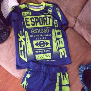 ESX - game gear- shirt and shorts set. Used but in great shape. Size 10/12.